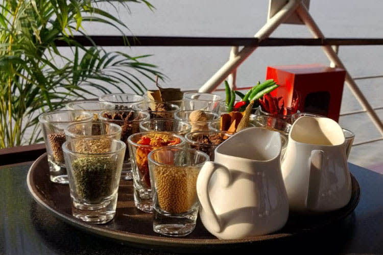 Kalaw Pandaw - The All Ganges River : Varanasi-Kolkata - Day 2