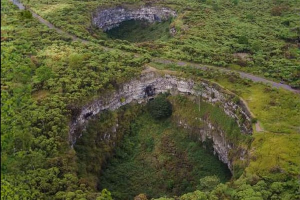 Letty Yacht - East &Central Islands