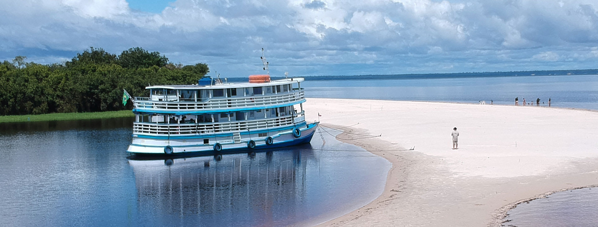 Ship on the shallow river